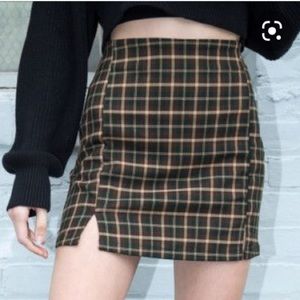 Brandy Melville Tight Fit Double-Slit Plaid Skirt